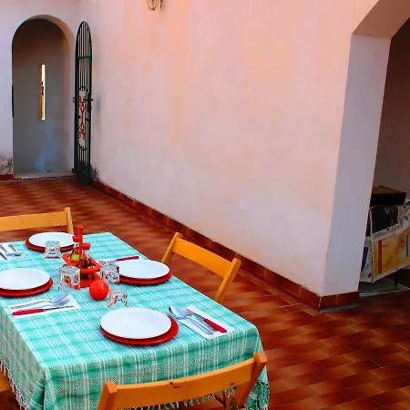 別荘 Locazione Turistica Villino Enrita *